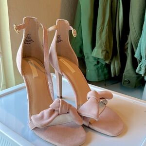 Summer suede sandal heel